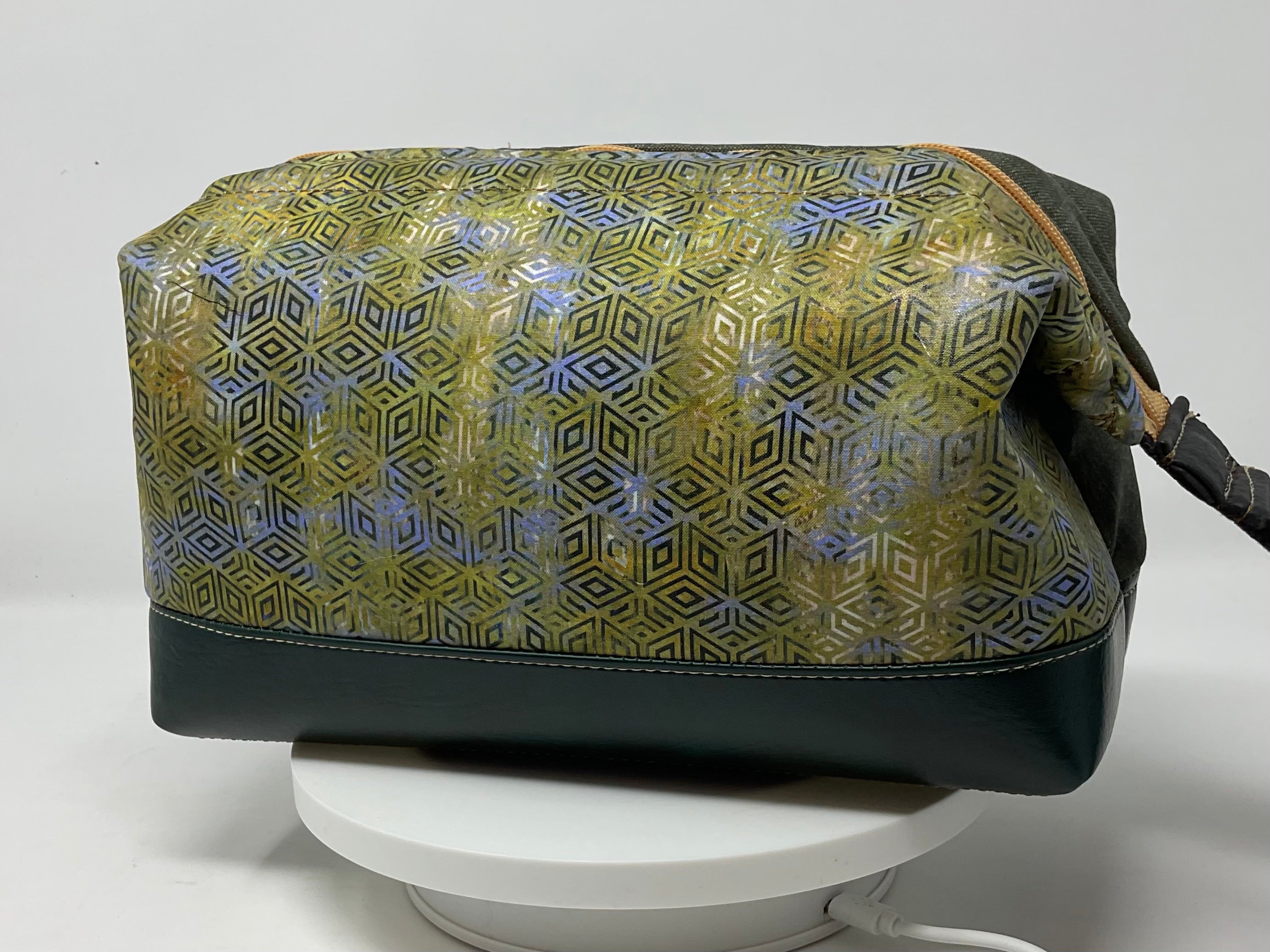 Toiletry/Shaving/Dopp Kit - Cat Bus