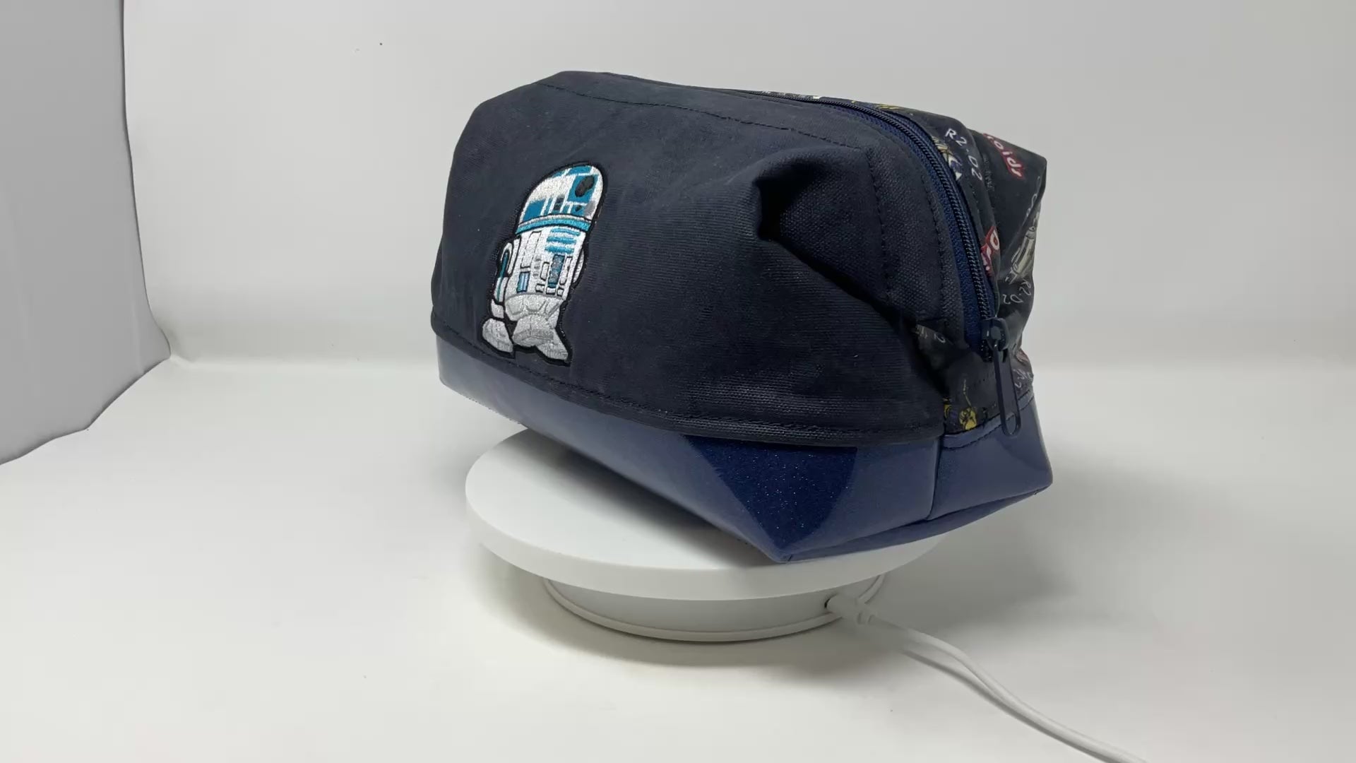 Toiletry/Shaving/Dopp Kit -  Star Wars R2-D2